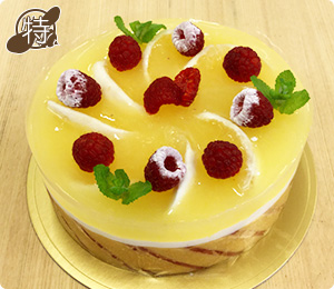 初夏のムースのデコレーションケーキ